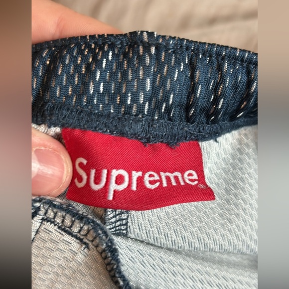Supreme bonded mesh track pants size medium - Picture 2 of 5
